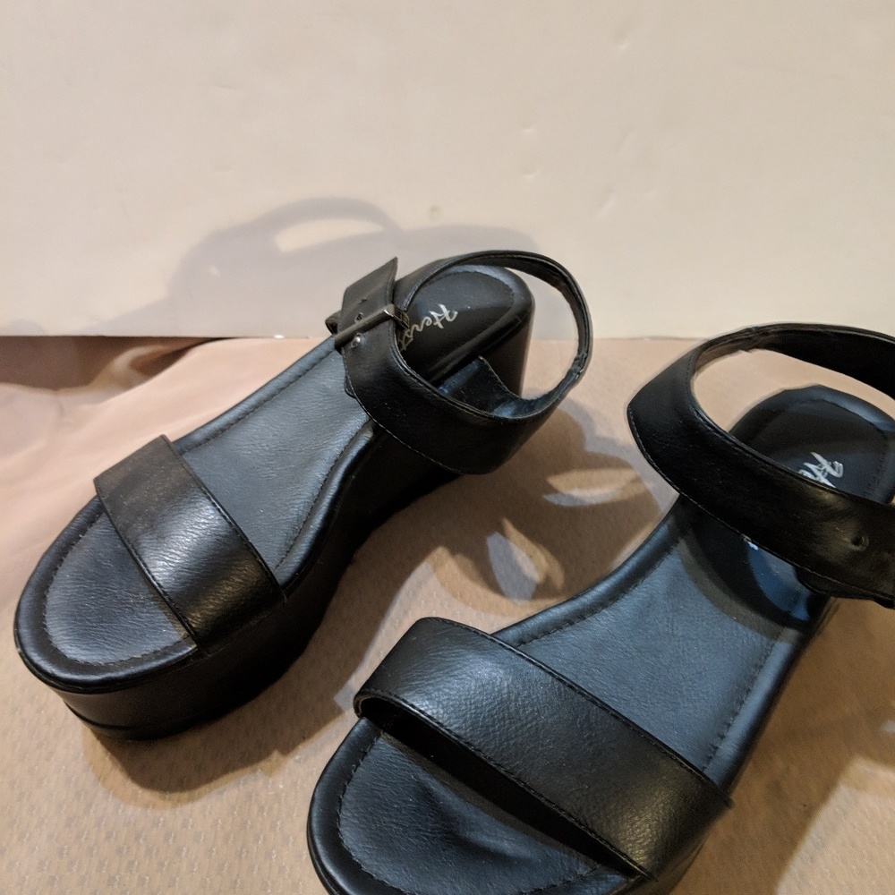 Women's platforms